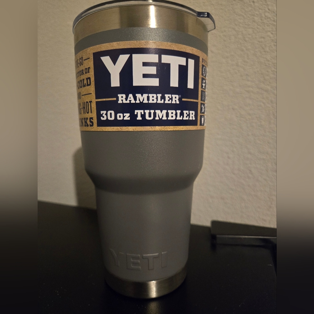 Yeti Rumbler 30oz Tumbler. Grey